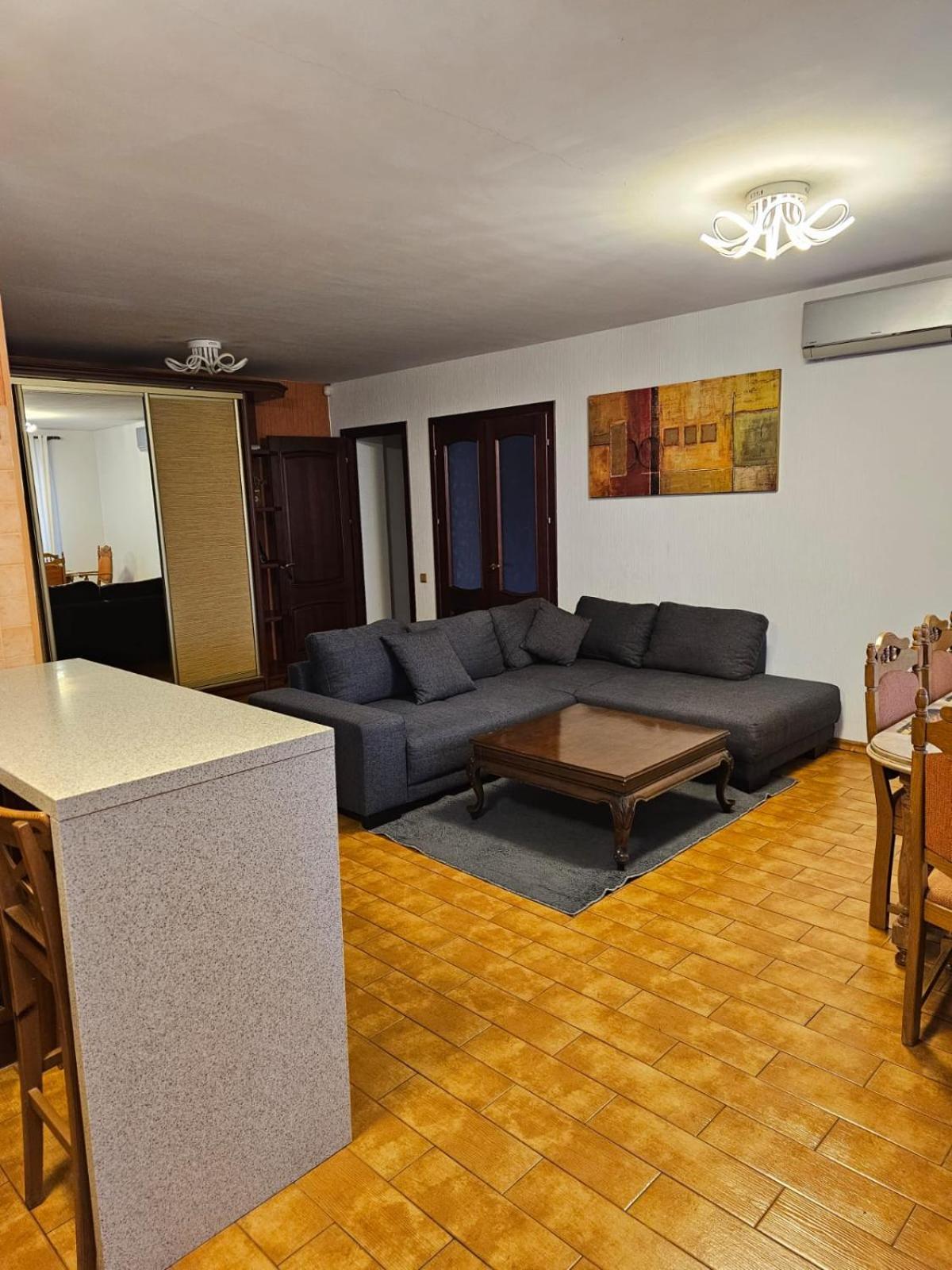 Bulevardul Constantin Negruzzi 2/6 Кишинів Екстер'єр фото